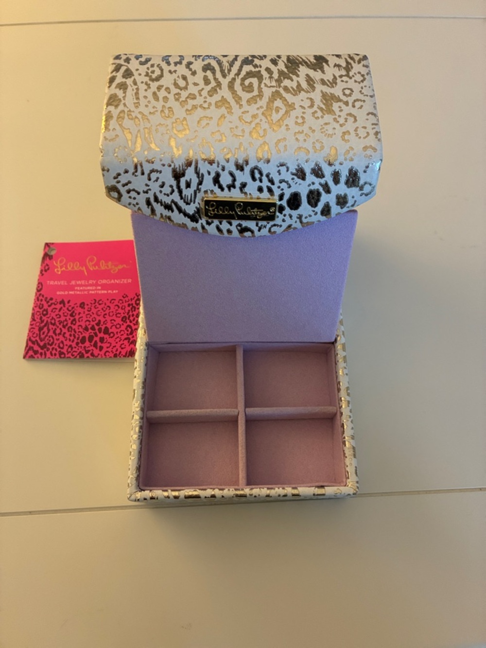 NWT Lilly Pulitzer Travel Jewelry Organizer in Gold Metallic Pattern Play - Picture 3 of 12